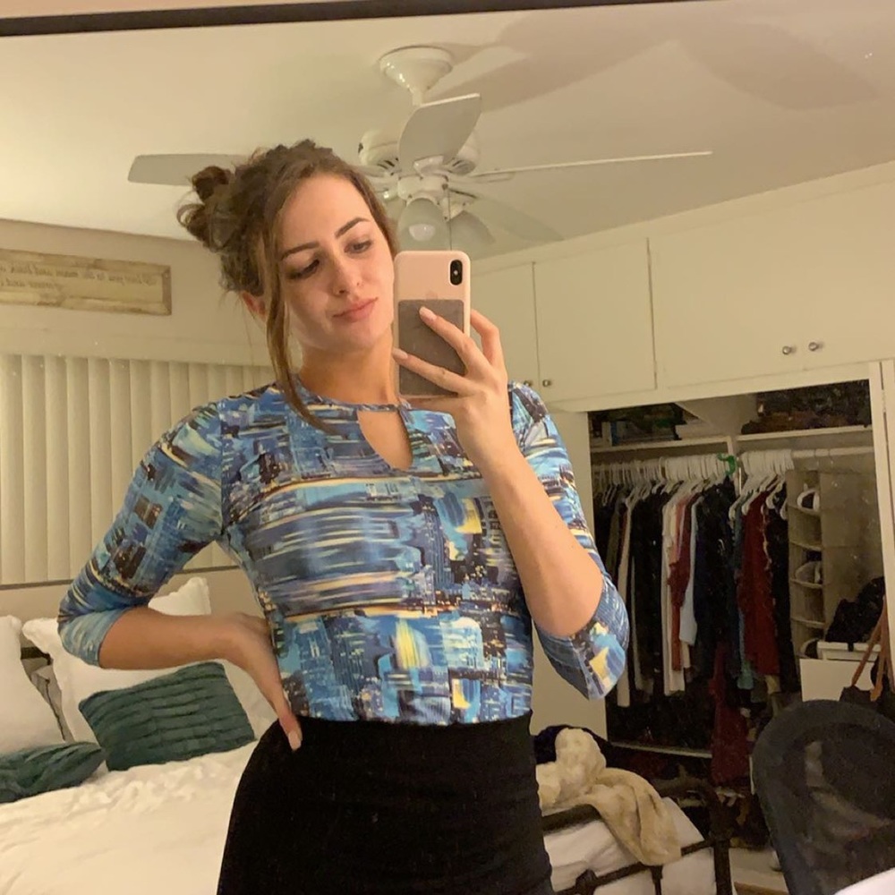 VINTAGE BLUE CITYSCAPE TOP - Picture 2 of 4